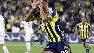 Cenk Tosun yeni takımına imzayı attı