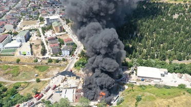 Kocaeli'de Fabrika Yangını: 1 Ölü, 2 Yaralı