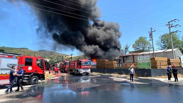 Kocaeli'de Fabrika Yangını: 1 İşçi Hayatını Kaybetti