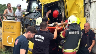 Tarsus'ta Tır Kazası: 1 Ölü, 2 Yaralı