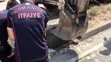 Osmaniye'de mazgala düşen yavru kedi itfaiye ekiplerince kurtarıldı