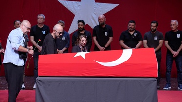 Usta oyuncuya veda...Zihni Göktay için tören düzenlendi
