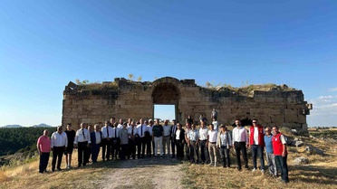 Uşak Meclisi İlk Kez Antik Kentte Toplandı