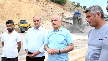 Büyükşehir mobil konkasörlerle hem üretiyor hem hızlı hizmet veriyor