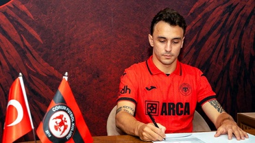 Çorum FK Gökhan Sazdağı'nı Transfer Etti