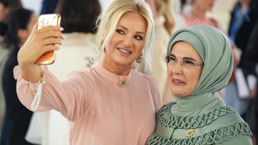 Emine Erdoğan, liderlerin eşlerini Çankaya Köşkü'nde ağırladı