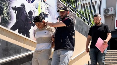 İstanbul'daki restoranlarda müşterilerin çantasını çalan çocuk hırsız yakalandı