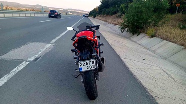 Edirne'de Motosiklet Kazası: Sürücü Yaralandı