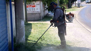Koçarlı Belediyesi'nden Şahinciler'de çevre mesaisi