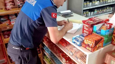 Koçarlı'da marketlere sıkı zabıta denetimi