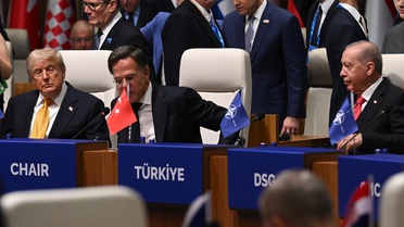 NATO Zirvesi'nde liderlere özel iki jest! Birisi Erdoğan'ın şahsi hediyesi