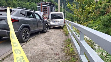 Çaykara'da Trafik Kazası: 7 Yaralı