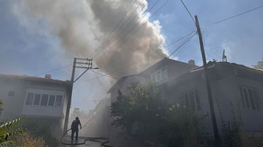 Uşak'ta Ev Yangını Hasara Neden Oldu