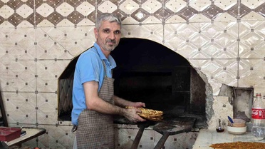 Adıyaman Fırıncıları Sıcaklara Rağmen Çalışıyor