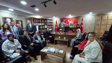 Bakan Göktaş, MHP İl Başkanlığı'nı Ziyaret Etti