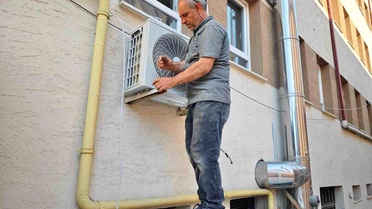 Osmaneli’nde 7 okula öğretmenler odasına klima desteği