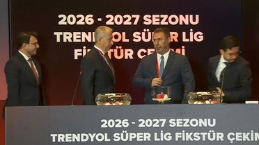 Elini uzattı ancak karşılık alamadı! Kura çekimine damga vuran anlar