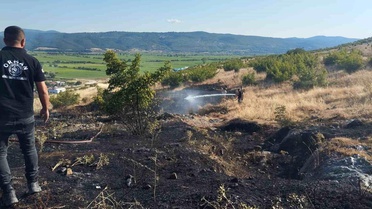 Gönen'de iki farklı bölgedeki arazi yangınları söndürüldü