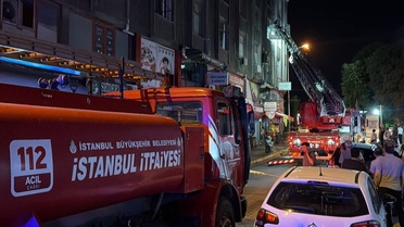 Küçükçekmece'de İş Merkezinde Yangın
