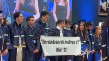 AK Parti sözcüsünden mezuniyet törenindeki pankart krizine tepki: Barbarca eylemde bulunanlar utansın