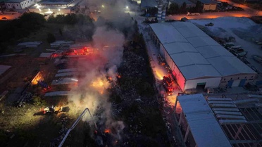 Afyonkarahisar'da Fabrika Bahçesinde Yangın