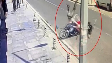 Çorlu'da Motosiklet Yayaya Çarptı: 2 Yaralı
