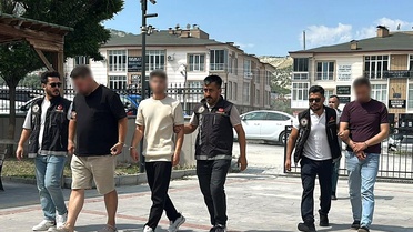 Eski Öğretmene Uyuşturucu Operasyonu