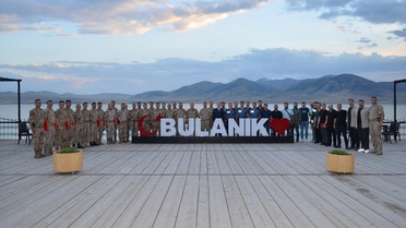 Bulanık'ta Veda Yemeği