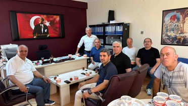 Eğitim Bir-Sen'den Aşure İkramı