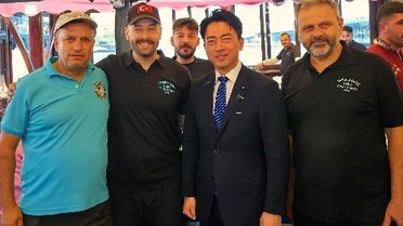 Japon Bakan Koizumi İstanbul’da Balık Ekmek Yedi
