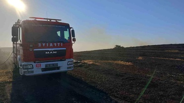 Susurluk'taki arazi yangını ekiplerin ortak müdahalesiyle söndürüldü