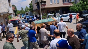 Gölcük'te Yeğeni Tarafından Katledilen İbrahim Kara Toprağa Verildi