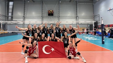 U18 Kadın Voleybol Takımı Finale Yükseldi