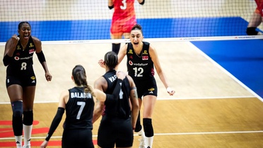 Milli Voleybol Takımı'ndan 8. Finallere Yükseliş