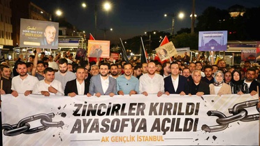 Ayasofya’ya Fetih Yürüyüşü Coşkuyla Tekrarlandı