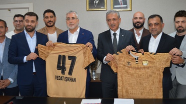 Bakan Işıkhan Mardin 1969 Spor'u Ziyaret Etti