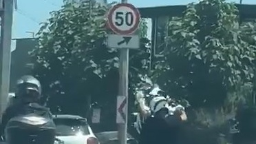 Esenyurt'ta Tehlikeli Motosiklet Gösterisi