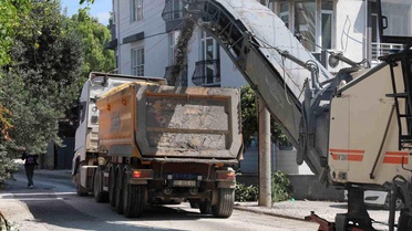 HBB, Antakya ve Defne'de yol çalışmalarını sürdürüyor