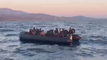 İzmir'de 93 Düzensiz Göçmen Yakalandı