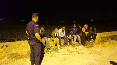İzmir'de 36 düzensiz göçmen yakalandı