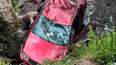 Hatay'da Uçurumdan Düşen Otomobilin Sürücüsü Yaralandı