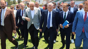 Bakan Bak'tan stadyum müjdesi: Yeni sezona yetişecek
