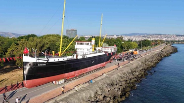 Bandırma Vapuru karadan yürütülerek taşınmaya başlandı