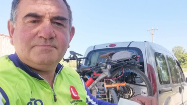 Bisikletli Semih Özer otomobil çarpması sonucu hayatını kaybetti