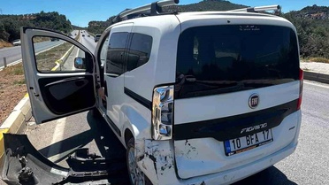 Burhaniye'de Trafik Kazası: Yaralı Yok