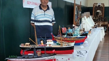 El emeğiyle tarihe yolculuk; Savaş gemilerini birebir ölçekle üretiyor