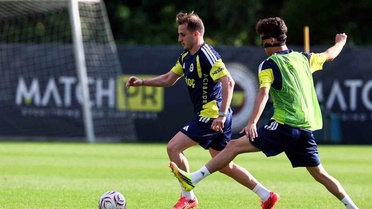 Fenerbahçe Avusturya'da İdmanlarını Sürdürüyor