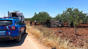 Nizip'te Takla Atan Araçta 3 Yaralı