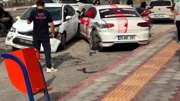 Gelin Arabası Kaza Yaptı