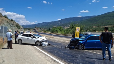 Kastamonu'da Otomobil Çarpışması: 5 Yaralı